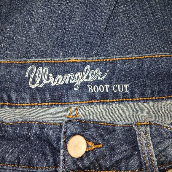 WOMENS WRANGLER BOOT CUT JEAN, SIZE 11 X 30, GREAT CONDITION, CLASSIC JEANS - Picture 9 of 10